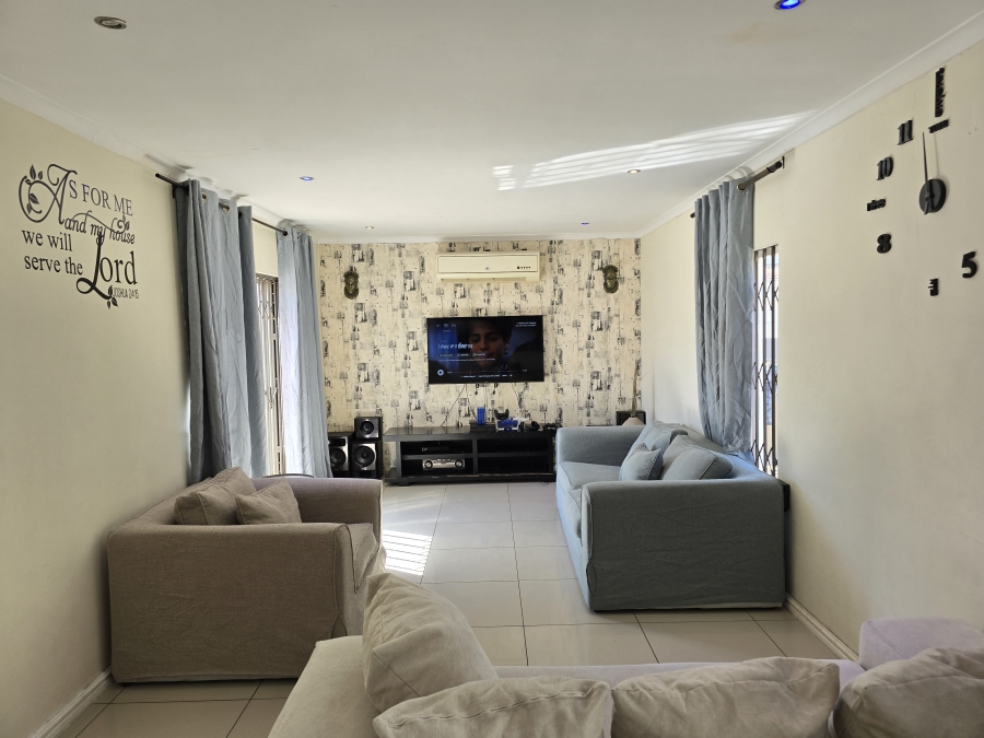 3 Bedroom Property for Sale in Parklands Western Cape